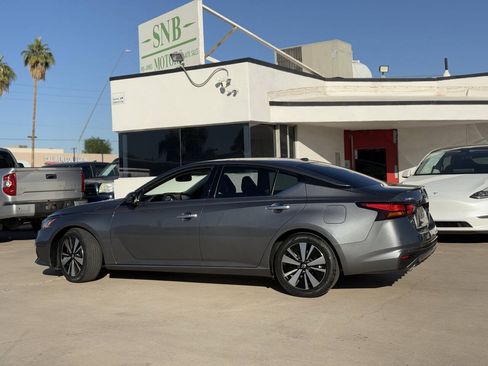 Used 2020 Nissan Altima 2.5 SL FWD image 6