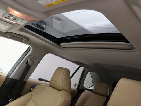 Used 2020 Toyota RAV4 XLE Premium image 17