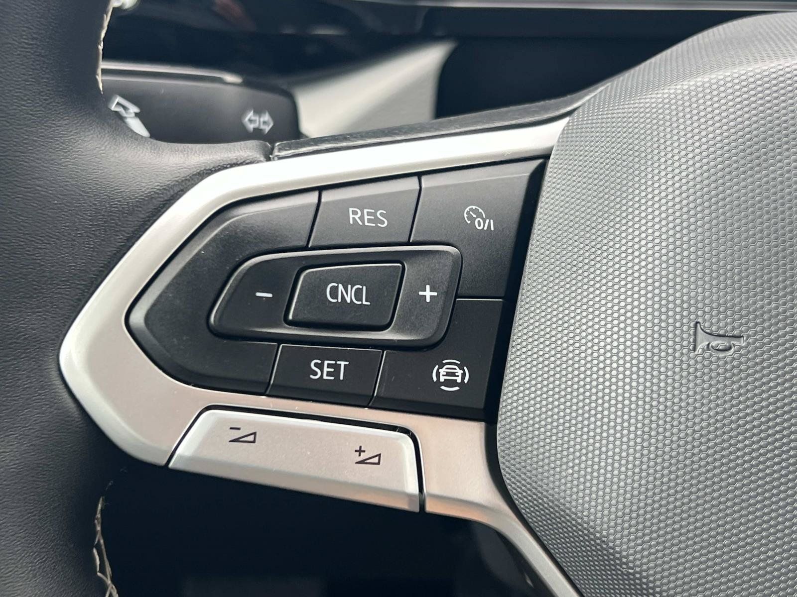 Certified 2023 Volkswagen Taos S AWD/4WD image 9