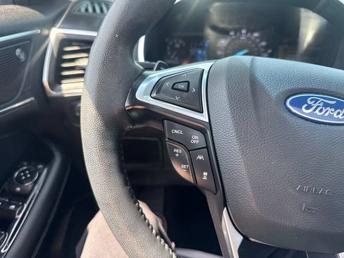 Used 2019 Ford Edge Titanium w/ Equipment Group 301A AWD/4WD image 40