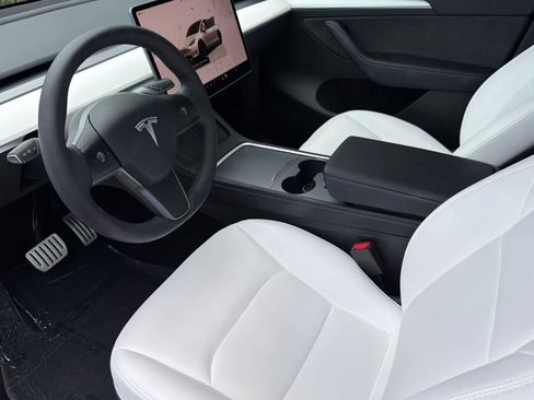 Used 2022 Tesla Model Y Performance AWD/4WD image 11