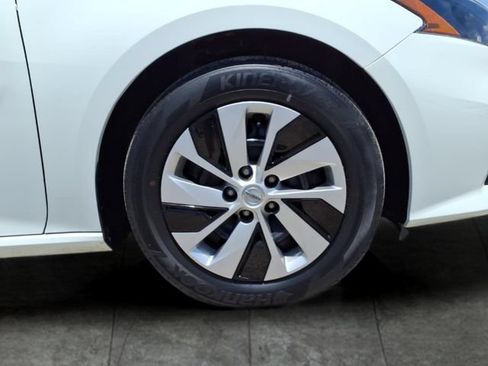 Used 2022 Nissan Altima 2.5 S FWD image 9