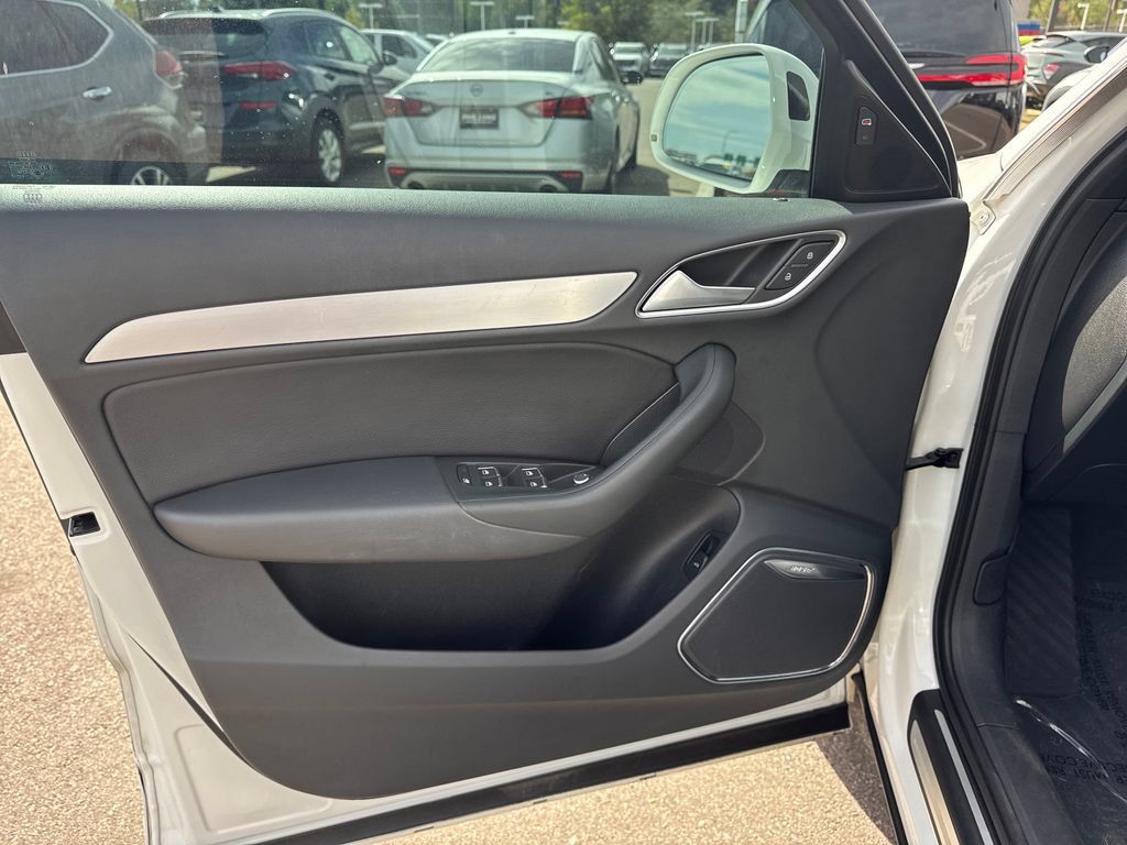 Used 2018 Audi Q3 2.0T Premium Plus AWD/4WD image 43