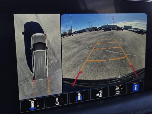 Used 2022 Chevrolet Tahoe LT w/ LT Signature Package image 24