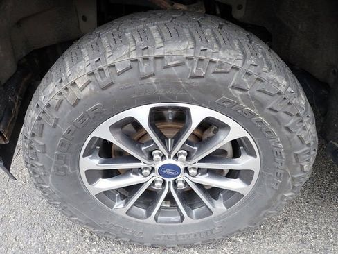 Used 2018 Ford F150 XLT w/ Equipment Group 302A Luxury image 9