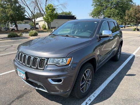 Used 2021 Jeep Grand Cherokee Limited AWD/4WD image 2
