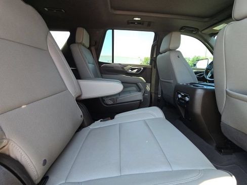 Used 2023 GMC Yukon SLT AWD/4WD image 15