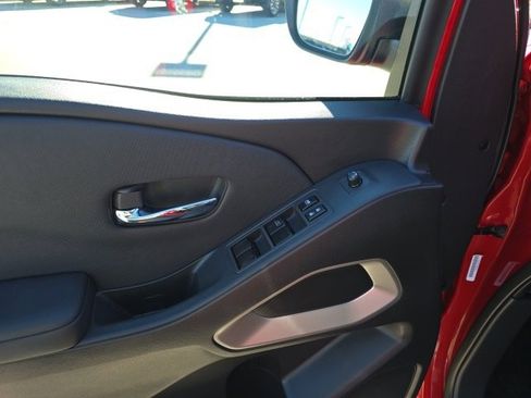 Used 2022 Nissan Frontier SV image 12