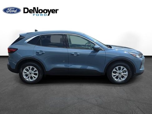 Used 2023 Ford Escape Active w/ Tech Pack #2 AWD/4WD image 4