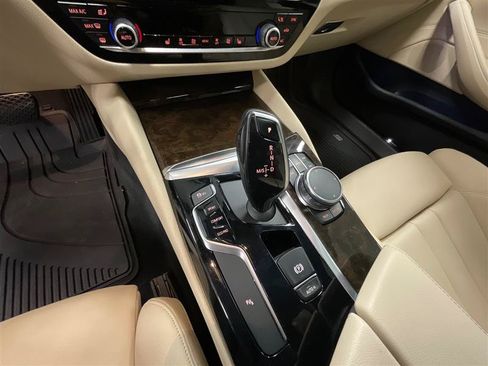 Used 2018 BMW 530i w/ Premium Package RWD image 14