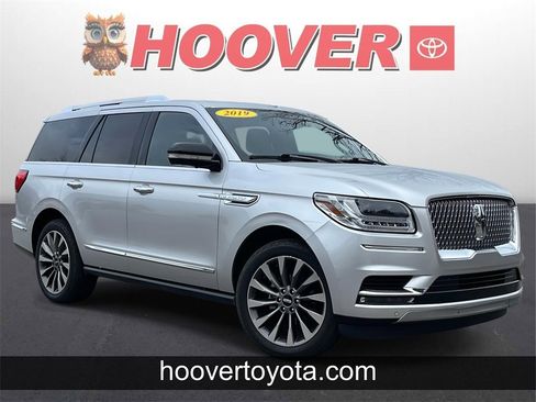 Used 2019 Lincoln Navigator Select image 1