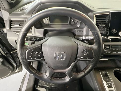 Used 2022 Honda Passport TrailSport image 11