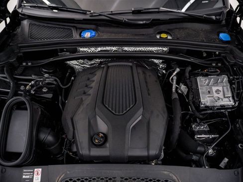 Certified 2026 Porsche Macan AWD/4WD image 29