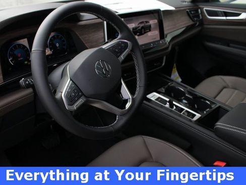 New 2025 Volkswagen Atlas SEL image 2