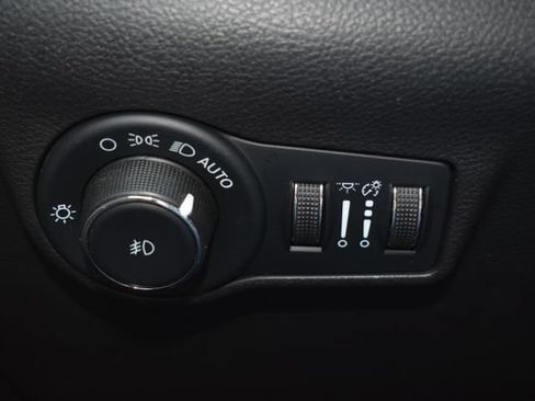 Used 2022 Jeep Compass Limited AWD/4WD image 18