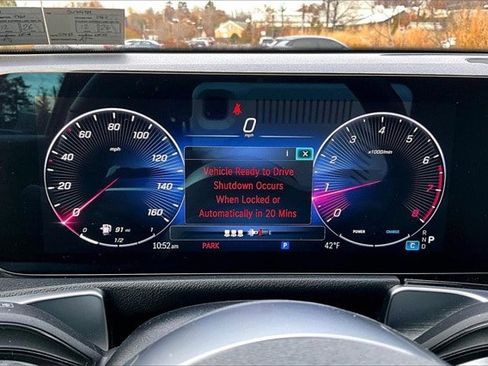 Used 2025 Mercedes-Benz GLB 250 4MATIC image 16