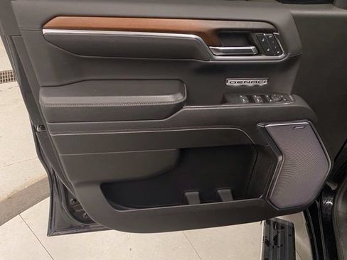 Used 2024 GMC Sierra 1500 Denali w/ Denali Reserve Package AWD/4WD image 25