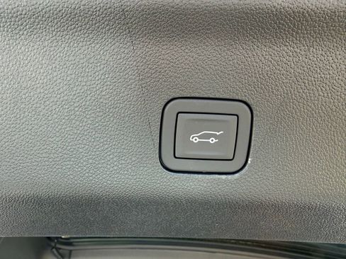 New 2026 Chevrolet Suburban High Country AWD/4WD image 14