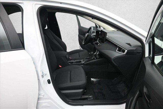 Used 2025 Toyota Corolla LE FWD image 28