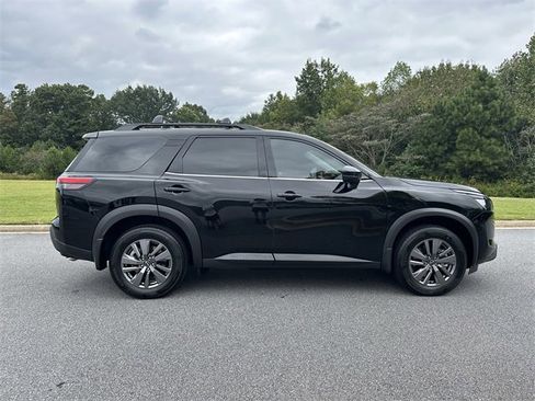 Certified 2025 Nissan Pathfinder SV w/ SV Premium Package image 9