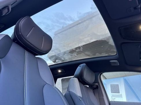 New 2026 Cadillac Optiq Luxury 1 image 17