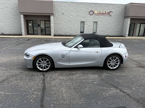 Used 2006 BMW Z4 3.0i RWD image 8