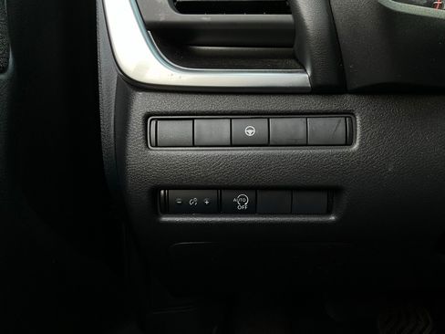 Used 2023 Nissan Rogue SV image 22