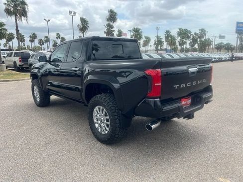 Used 2025 Toyota Tacoma Limited AWD/4WD image 6