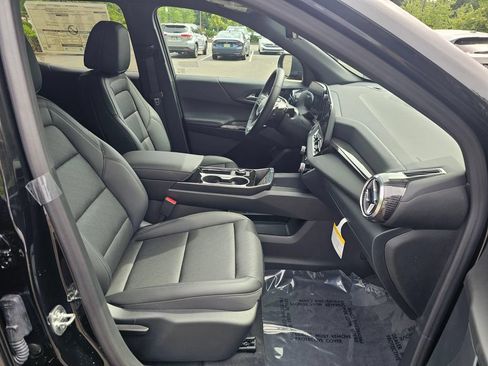 New 2026 Chevrolet Equinox LT w/ Convenience Package II AWD/4WD image 11