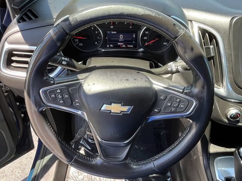Used 2020 Chevrolet Equinox LT FWD image 12