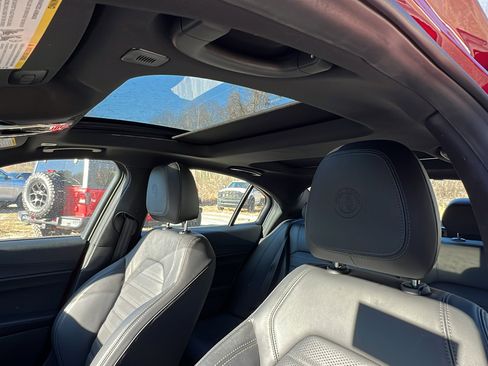 Used 2025 Alfa Romeo Giulia AWD w/ Veloce Package AWD image 19