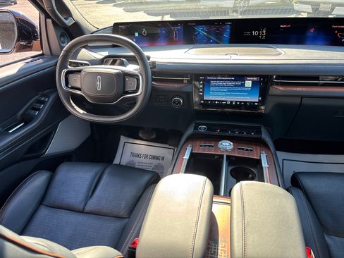 New 2025 Lincoln Navigator L Black Label AWD/4WD image 30