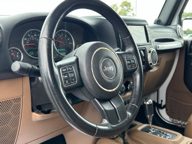 Used 2013 Jeep Wrangler Unlimited Sahara w/ Connectivity Group AWD/4WD image 28