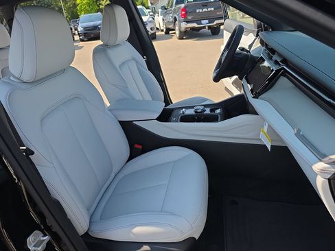 New 2026 Jeep Cherokee Limited AWD/4WD image 10