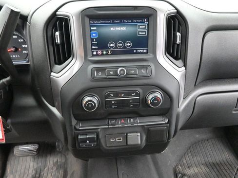 Used 2021 Chevrolet Silverado 1500 Custom AWD/4WD image 23