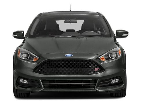 Used 2017 Ford Focus ST FWD image 4