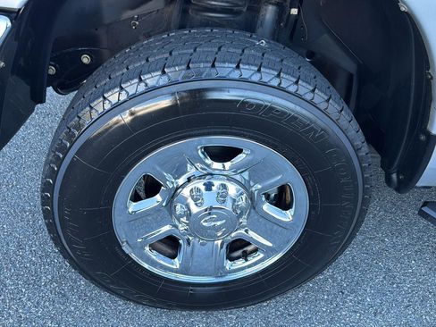 Used 2018 RAM 2500 Tradesman w/ Chrome Appearance Group image 30