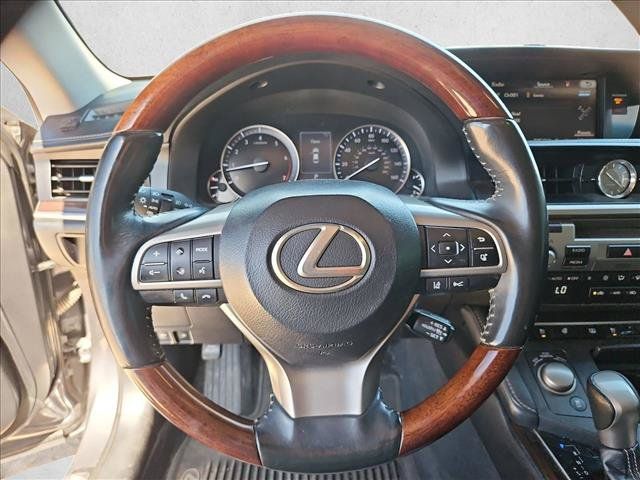 Used 2017 Lexus ES 350 w/ Ultra Luxury Package FWD image 12