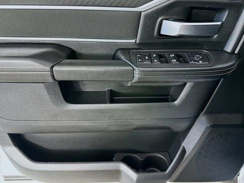 Used 2025 RAM 2500 Big Horn AWD/4WD image 23
