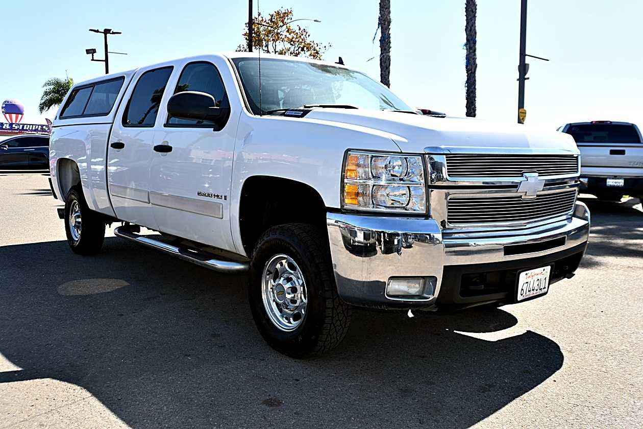 Used 2008 Chevrolet Silverado 2500 LT w/ 2LT Convenience Package RWD image 3