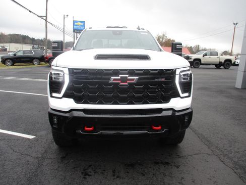 New 2026 Chevrolet Silverado 2500 ZR2 image 9