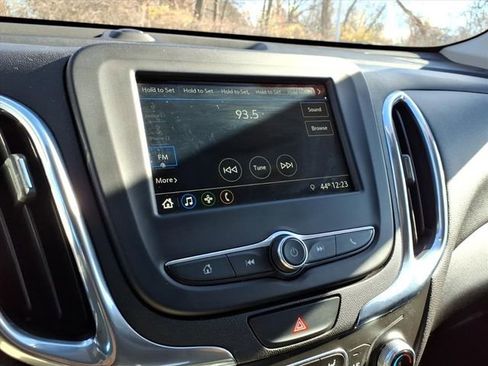 Used 2019 Chevrolet Equinox LT w/ Driver Convenience Package image 18