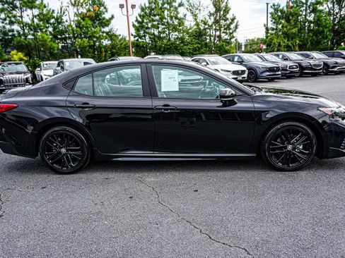 Used 2025 Toyota Camry SE image 7