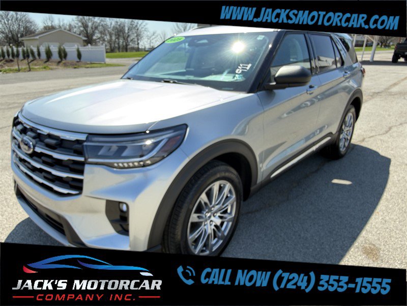 Used 2025 Ford Explorer Active w/ Active Comfort Package AWD/4WD image 2