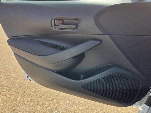 Used 2025 Toyota Corolla LE FWD image 25