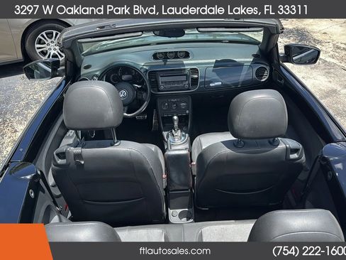 Used 2013 Volkswagen Beetle 2.0T FWD image 22
