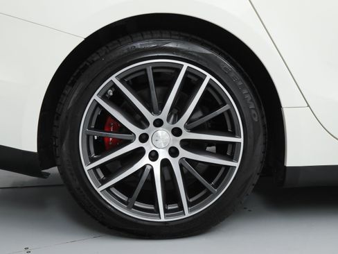 Used 2017 Maserati Ghibli RWD image 19