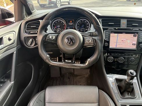 Used 2017 Volkswagen Golf R 4-Door image 7