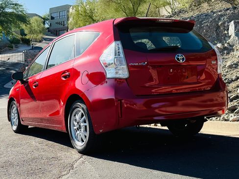 Used 2012 Toyota Prius V Two image 4