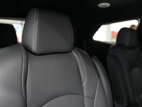 Used 2024 Buick Enclave Premium AWD/4WD image 22